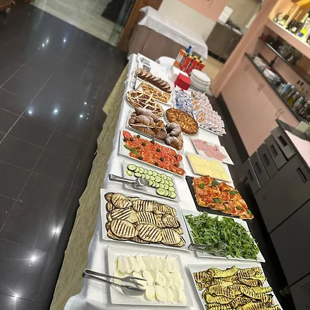 卡斯特乐尼酒店