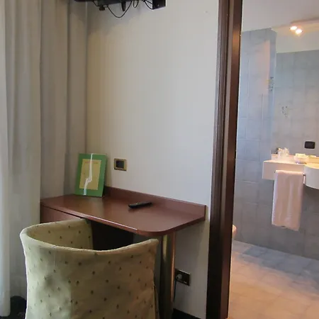 מלון Castellani 3*